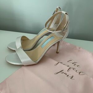 Never worn - Kate Whitcomb size 8